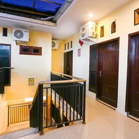 Oyo Life 3064 Mahameru Kost Putra Jembel Exterior foto