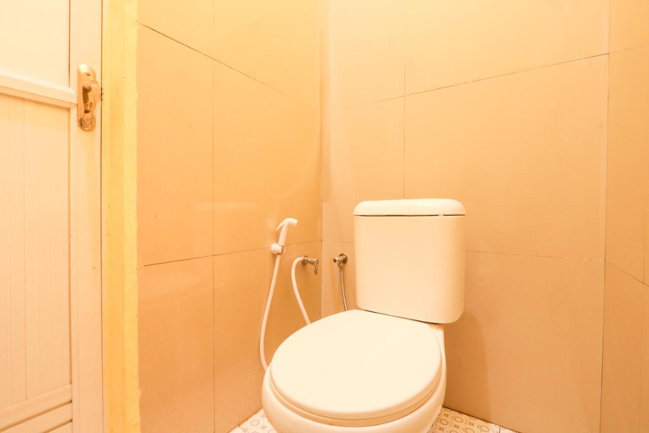Oyo Life 3064 Mahameru Kost Putra Jembel Exterior foto