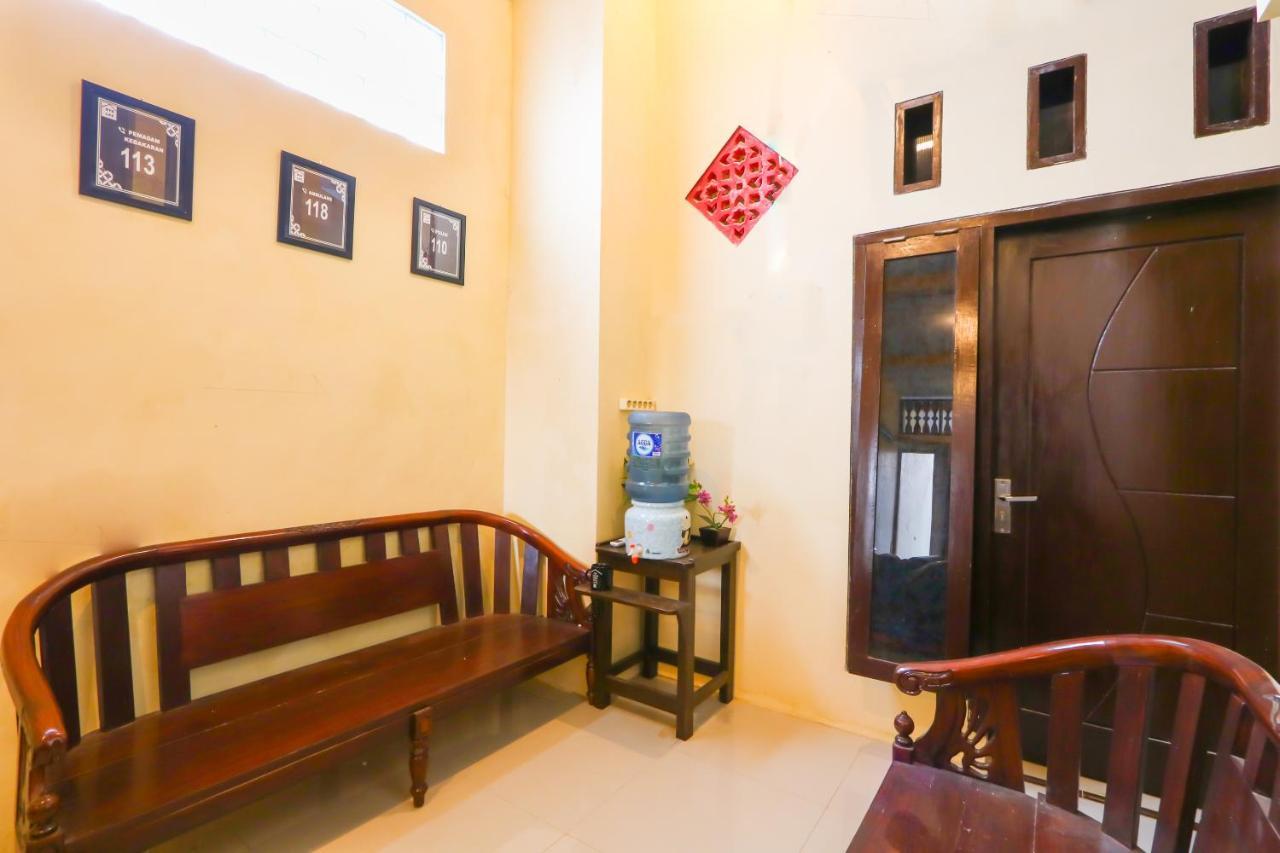 Oyo Life 3064 Mahameru Kost Putra Jembel Exterior foto